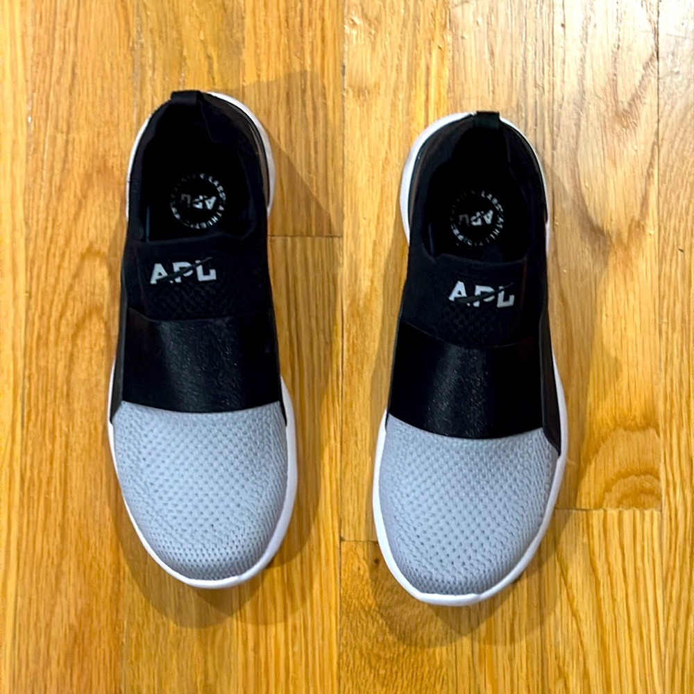 APL techbloom bliss sneakers, 7.5 women’s US size, worn once